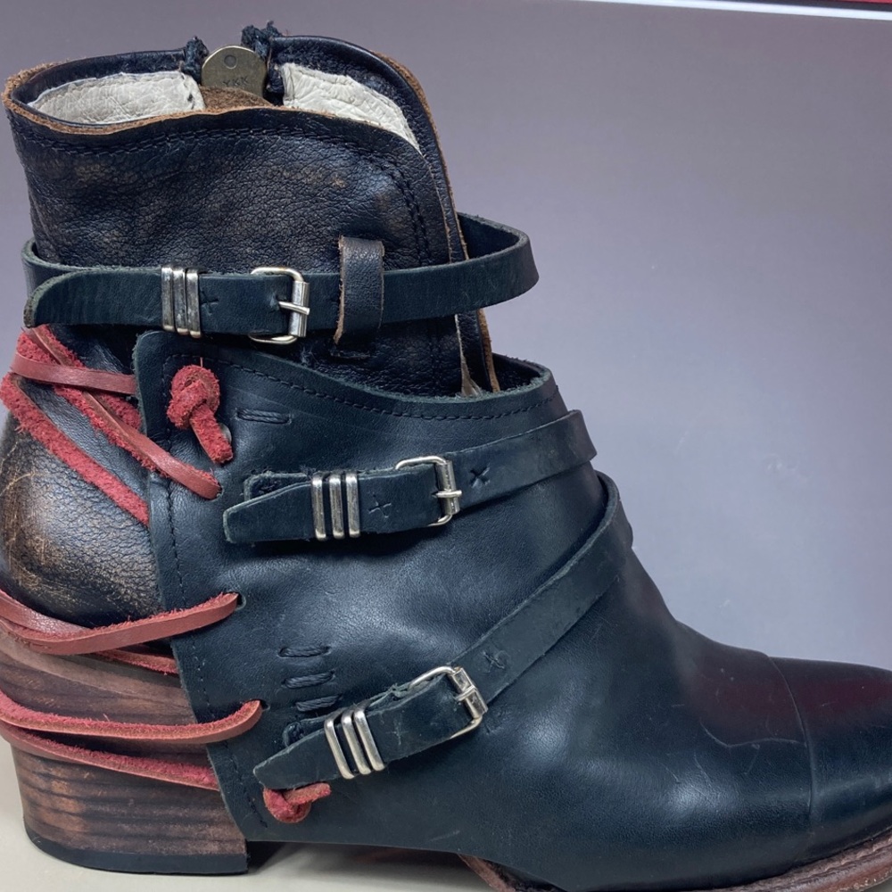 leather Freebird by Steven Black Ankle Boots with Red Straps *4.99 shipping* sz9 - Picture 7 of 16